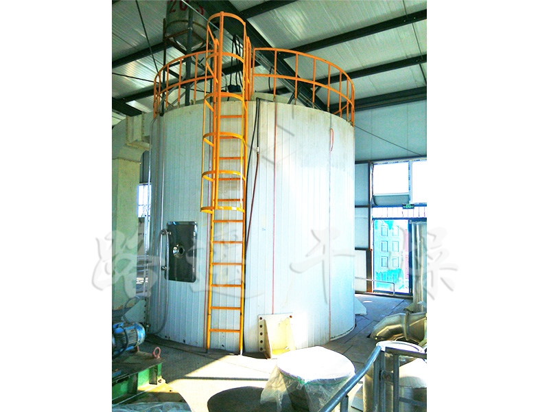 出口印尼的400型大型噴霧干燥機(jī)，外包彩鋼，里面為304不銹鋼材質(zhì)